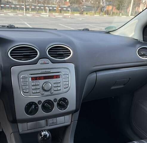 Серый Форд Фокус, объемом двигателя 1.56 л и пробегом 222 тыс. км за 5200 $, фото 10 на Automoto.ua