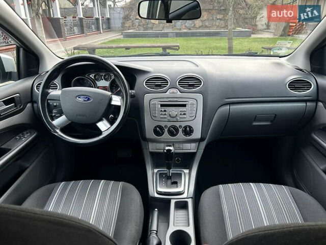 Сірий Форд Фокус, об'ємом двигуна 1.6 л та пробігом 165 тис. км за 6499 $, фото 48 на Automoto.ua