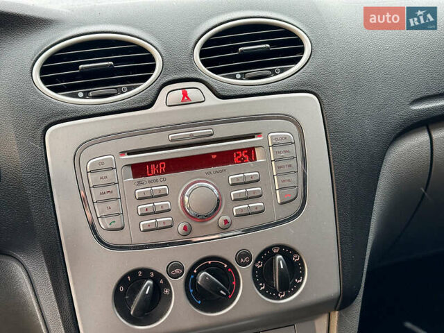 Сірий Форд Фокус, об'ємом двигуна 1.6 л та пробігом 189 тис. км за 5333 $, фото 14 на Automoto.ua