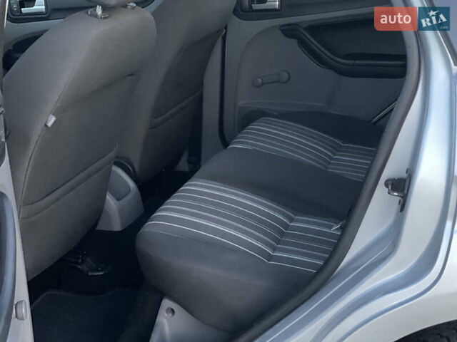 Серый Форд Фокус, объемом двигателя 1.6 л и пробегом 193 тыс. км за 5150 $, фото 29 на Automoto.ua
