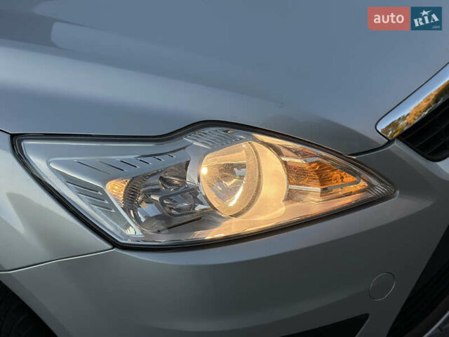 Серый Форд Фокус, объемом двигателя 1.6 л и пробегом 210 тыс. км за 5200 $, фото 75 на Automoto.ua