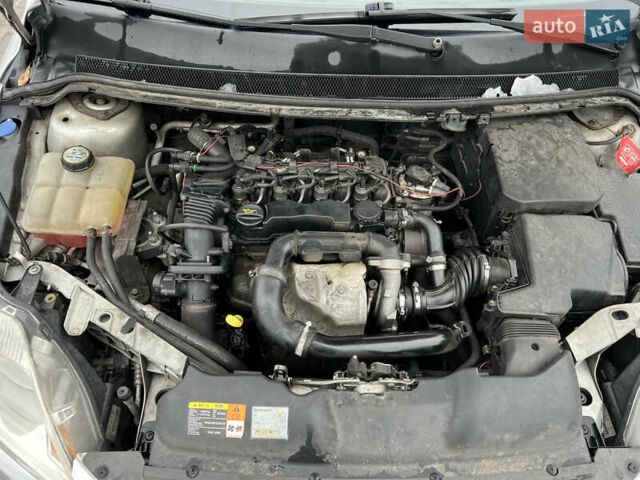 Сірий Форд Фокус, об'ємом двигуна 1.56 л та пробігом 300 тис. км за 4500 $, фото 10 на Automoto.ua