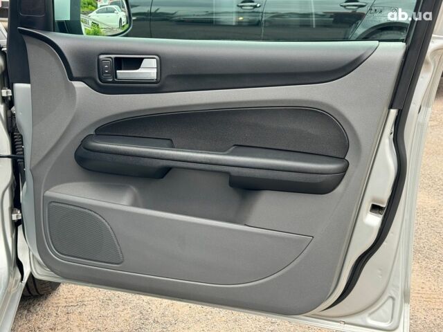 Форд Фокус 2008 в Виннице на Automoto.ua Серый Форд Фокус, объемом двигателя 1.6 л и пробегом 251 тыс. км за 4890 $, фото 23 на Automoto.ua