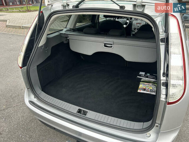 Сірий Форд Фокус, об'ємом двигуна 1.6 л та пробігом 165 тис. км за 6499 $, фото 44 на Automoto.ua