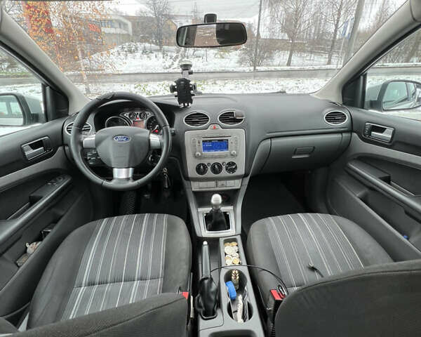 Сірий Форд Фокус, об'ємом двигуна 1.56 л та пробігом 300 тис. км за 4500 $, фото 12 на Automoto.ua