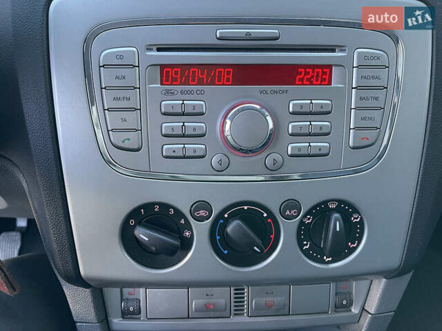 Форд Фокус 2008 у Рівному на Automoto.ua Сірий Форд Фокус, об'ємом двигуна 1.6 л та пробігом 223 тис. км за 5600 $, фото 35 на Automoto.ua