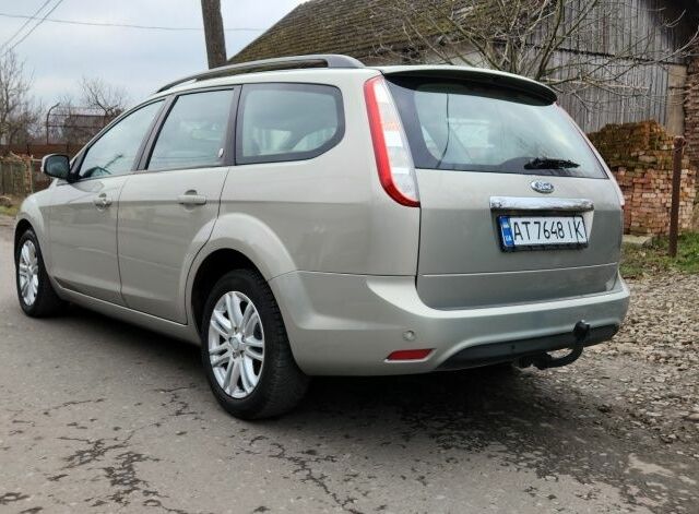 Серый Форд Фокус, объемом двигателя 1.6 л и пробегом 160 тыс. км за 6650 $, фото 3 на Automoto.ua