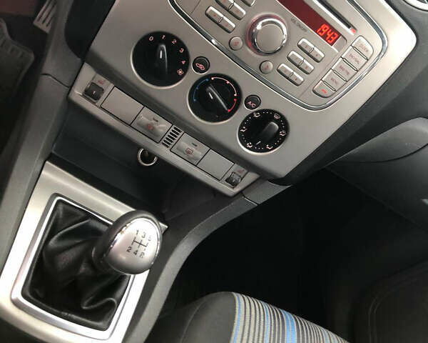 Форд Фокус 2008 у Рівному на Automoto.ua Сірий Форд Фокус, об'ємом двигуна 1.6 л та пробігом 223 тис. км за 5600 $, фото 22 на Automoto.ua