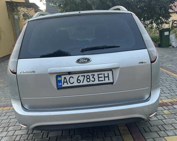Серый Форд Фокус, объемом двигателя 1.6 л и пробегом 346 тыс. км за 5000 $, фото 3 на Automoto.ua