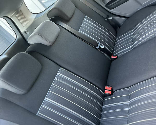 Серый Форд Фокус, объемом двигателя 1.6 л и пробегом 210 тыс. км за 5200 $, фото 61 на Automoto.ua