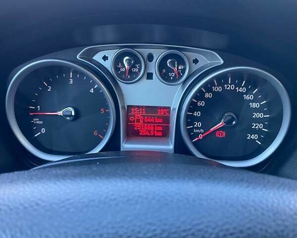 Серый Форд Фокус, объемом двигателя 1.6 л и пробегом 252 тыс. км за 5550 $, фото 13 на Automoto.ua