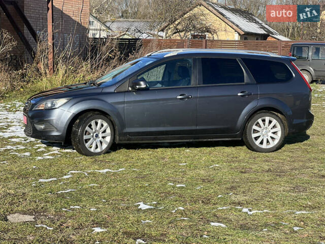 Серый Форд Фокус, объемом двигателя 1.6 л и пробегом 300 тыс. км за 5400 $, фото 2 на Automoto.ua
