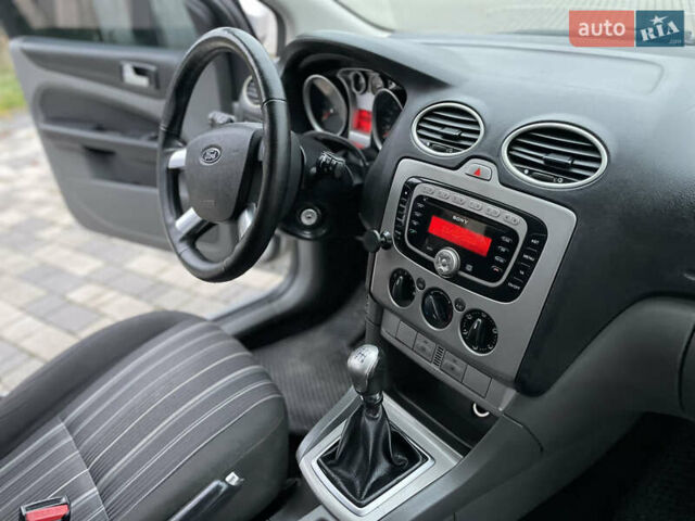 Серый Форд Фокус, объемом двигателя 1.56 л и пробегом 294 тыс. км за 5299 $, фото 31 на Automoto.ua