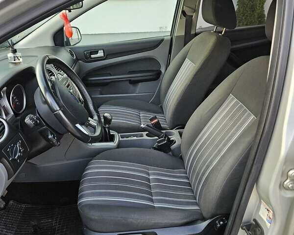 Серый Форд Фокус, объемом двигателя 1.56 л и пробегом 273 тыс. км за 4999 $, фото 8 на Automoto.ua