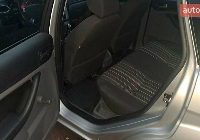 Сірий Форд Фокус, об'ємом двигуна 1.56 л та пробігом 207 тис. км за 4900 $, фото 15 на Automoto.ua