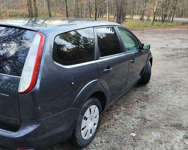 Серый Форд Фокус, объемом двигателя 1.8 л и пробегом 230 тыс. км за 5500 $, фото 3 на Automoto.ua