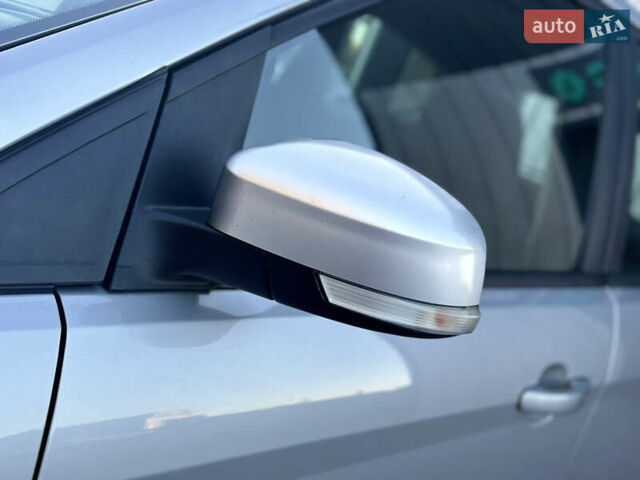 Серый Форд Фокус, объемом двигателя 1.6 л и пробегом 210 тыс. км за 5200 $, фото 32 на Automoto.ua