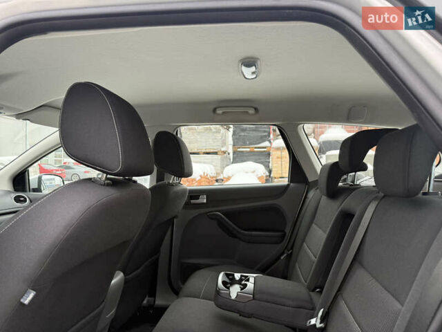 Серый Форд Фокус, объемом двигателя 1.6 л и пробегом 277 тыс. км за 5650 $, фото 37 на Automoto.ua