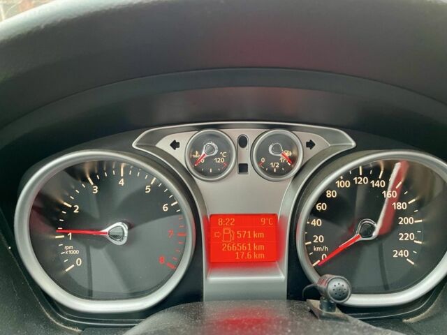 Серый Форд Фокус, объемом двигателя 1.6 л и пробегом 266 тыс. км за 5700 $, фото 5 на Automoto.ua