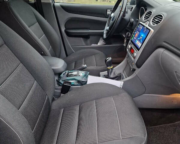 Серый Форд Фокус, объемом двигателя 1.6 л и пробегом 290 тыс. км за 6600 $, фото 21 на Automoto.ua