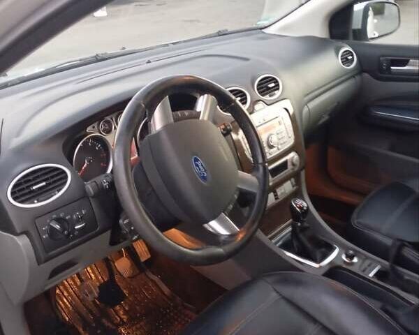 Сірий Форд Фокус, об'ємом двигуна 1.6 л та пробігом 219 тис. км за 5400 $, фото 6 на Automoto.ua