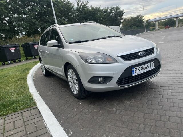 Серый Форд Фокус, объемом двигателя 1.6 л и пробегом 208 тыс. км за 5800 $, фото 2 на Automoto.ua