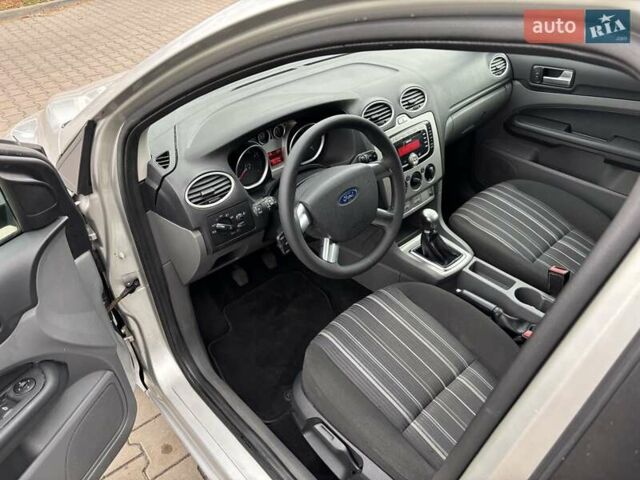 Форд Фокус 2008 в Луцке на Automoto.ua Серый Форд Фокус, объемом двигателя 0 л и пробегом 198 тыс. км за 4850 $, фото 11 на Automoto.ua