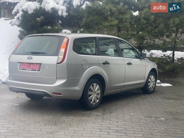 Серый Форд Фокус, объемом двигателя 1.6 л и пробегом 228 тыс. км за 4650 $, фото 11 на Automoto.ua