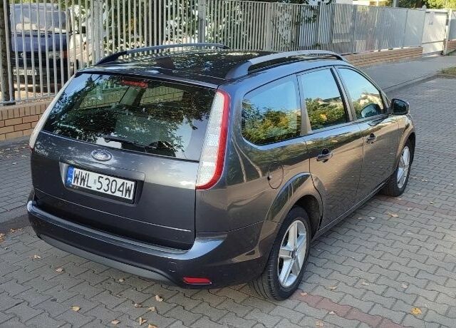 Серый Форд Фокус, объемом двигателя 1.6 л и пробегом 218 тыс. км за 2300 $, фото 4 на Automoto.ua