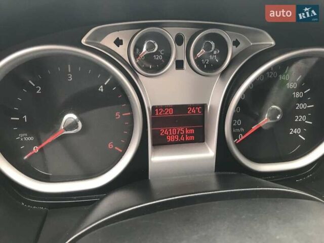 Сірий Форд Фокус, об'ємом двигуна 1.6 л та пробігом 241 тис. км за 4800 $, фото 18 на Automoto.ua