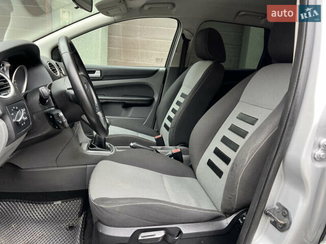 Серый Форд Фокус, объемом двигателя 1.6 л и пробегом 264 тыс. км за 4150 $, фото 19 на Automoto.ua