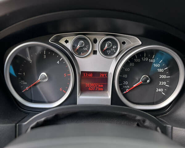 Серый Форд Фокус, объемом двигателя 1.6 л и пробегом 315 тыс. км за 5600 $, фото 9 на Automoto.ua