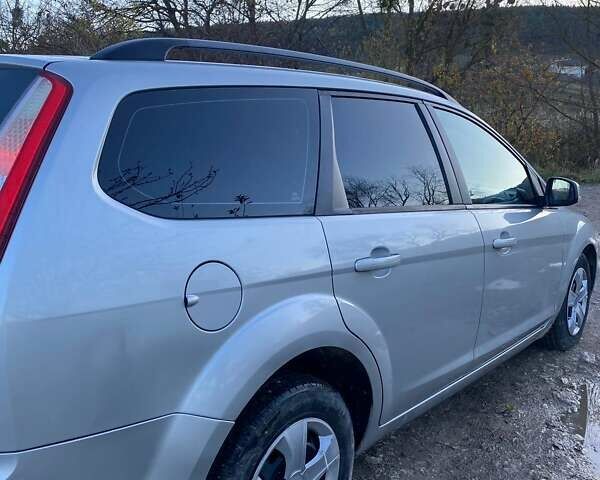 Серый Форд Фокус, объемом двигателя 1.6 л и пробегом 252 тыс. км за 5550 $, фото 3 на Automoto.ua