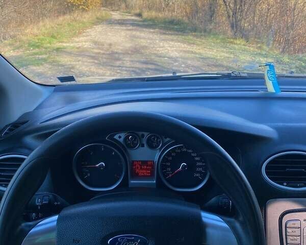 Серый Форд Фокус, объемом двигателя 1.6 л и пробегом 252 тыс. км за 5550 $, фото 12 на Automoto.ua