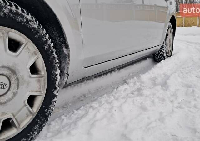 Серый Форд Фокус, объемом двигателя 1.56 л и пробегом 209 тыс. км за 4950 $, фото 23 на Automoto.ua