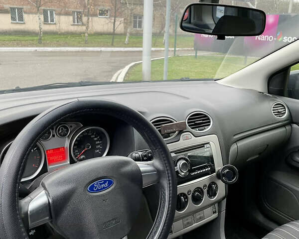 Сірий Форд Фокус, об'ємом двигуна 1.6 л та пробігом 266 тис. км за 5700 $, фото 5 на Automoto.ua