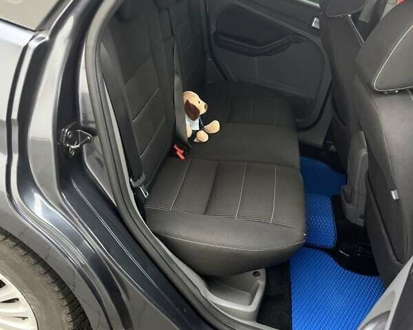 Серый Форд Фокус, объемом двигателя 1.6 л и пробегом 330 тыс. км за 6500 $, фото 6 на Automoto.ua