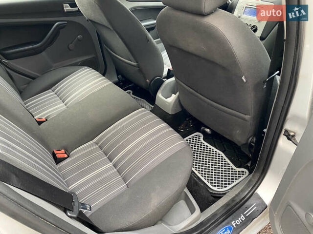 Серый Форд Фокус, объемом двигателя 1.56 л и пробегом 312 тыс. км за 5800 $, фото 22 на Automoto.ua