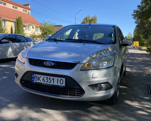 Сірий Форд Фокус, об'ємом двигуна 1.6 л та пробігом 231 тис. км за 6000 $, фото 2 на Automoto.ua