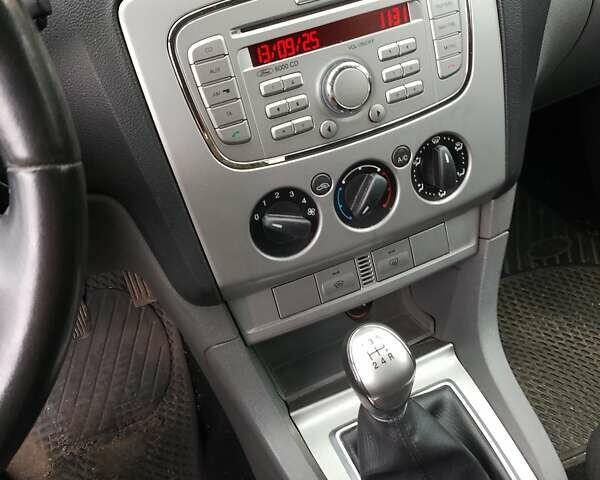 Серый Форд Фокус, объемом двигателя 1.6 л и пробегом 237 тыс. км за 4900 $, фото 10 на Automoto.ua