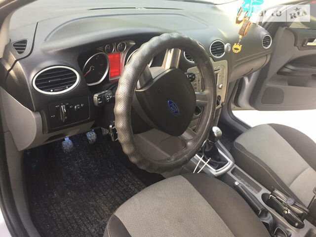 Сірий Форд Фокус, об'ємом двигуна 1.6 л та пробігом 320 тис. км за 5400 $, фото 6 на Automoto.ua