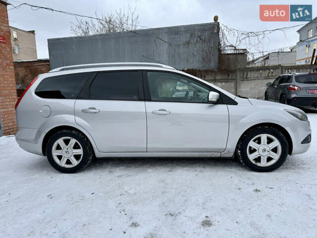 Сірий Форд Фокус, об'ємом двигуна 1.6 л та пробігом 211 тис. км за 5100 $, фото 7 на Automoto.ua