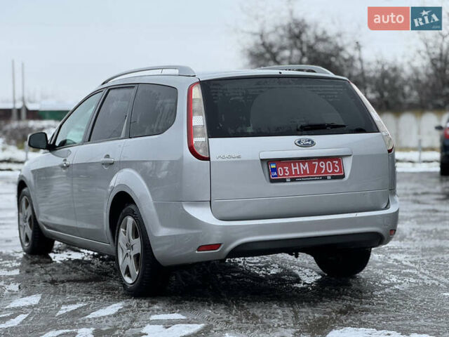 Серый Форд Фокус, объемом двигателя 1.6 л и пробегом 250 тыс. км за 5250 $, фото 8 на Automoto.ua