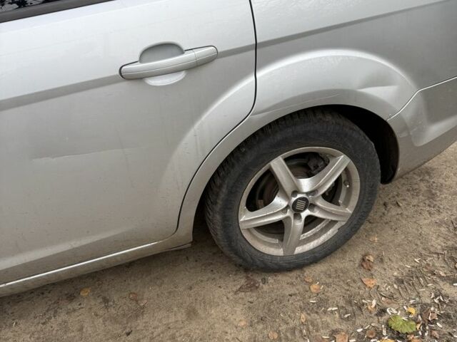 Серый Форд Фокус, объемом двигателя 1.8 л и пробегом 280 тыс. км за 4000 $, фото 3 на Automoto.ua