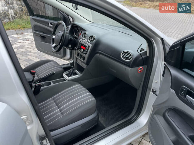 Серый Форд Фокус, объемом двигателя 1.56 л и пробегом 294 тыс. км за 5299 $, фото 29 на Automoto.ua