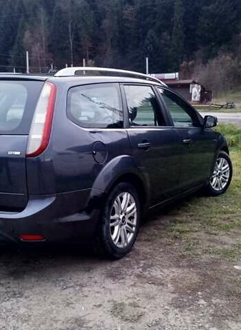 Серый Форд Фокус, объемом двигателя 1.56 л и пробегом 280 тыс. км за 4800 $, фото 7 на Automoto.ua