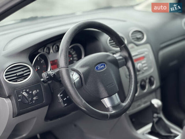 Серый Форд Фокус, объемом двигателя 1.6 л и пробегом 250 тыс. км за 5250 $, фото 17 на Automoto.ua