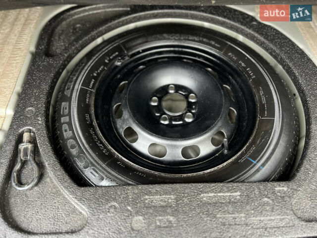 Серый Форд Фокус, объемом двигателя 1.6 л и пробегом 264 тыс. км за 4150 $, фото 33 на Automoto.ua