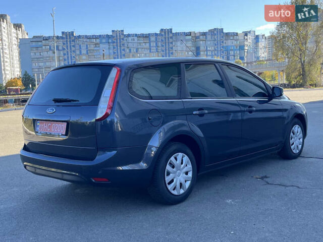 Серый Форд Фокус, объемом двигателя 1.6 л и пробегом 160 тыс. км за 5800 $, фото 6 на Automoto.ua