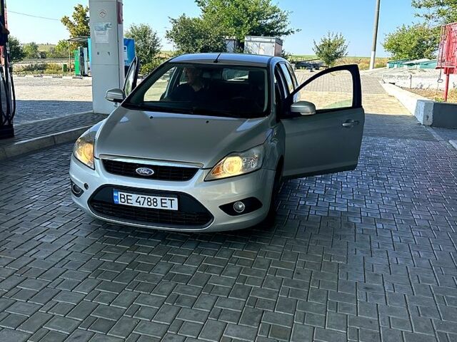 Серый Форд Фокус, объемом двигателя 1.6 л и пробегом 225 тыс. км за 4600 $, фото 6 на Automoto.ua